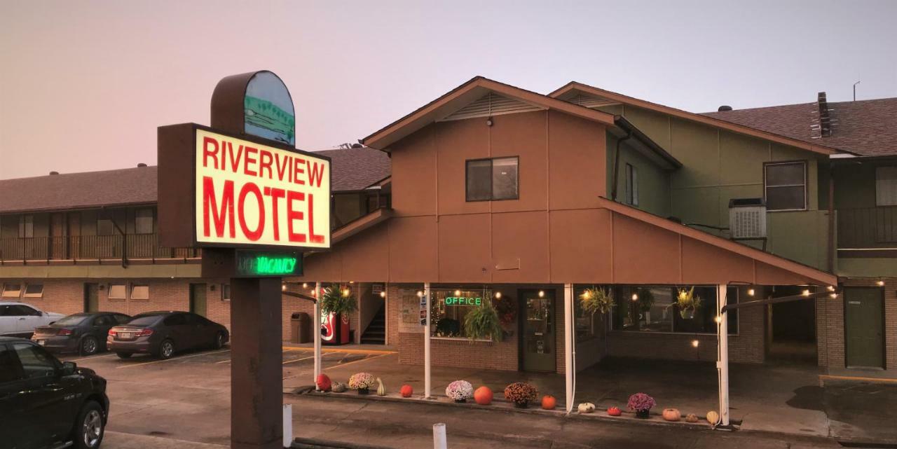 Riverview Motel Mammoth Spring Екстериор снимка